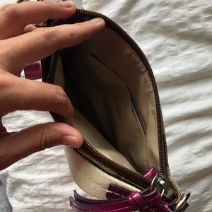 Coach Bags - Coach Signature Swingback purse handbag Coach Bags - Coach Signature Swingback purse handbag